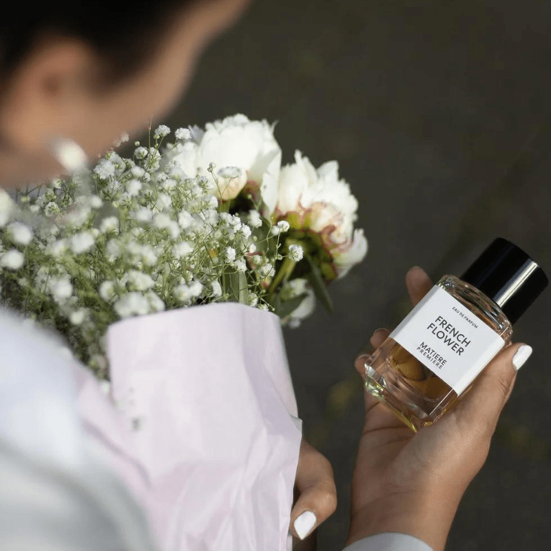 French Flower EDP từ Matiere Premiere là một tuyệt tác nước hoa với sự kết hợp tinh tế giữa ngọt ngào và mặn mà